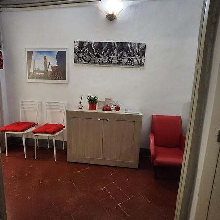 Apartamento Residenza d'epoca La Casa del Conte Siena Exterior foto